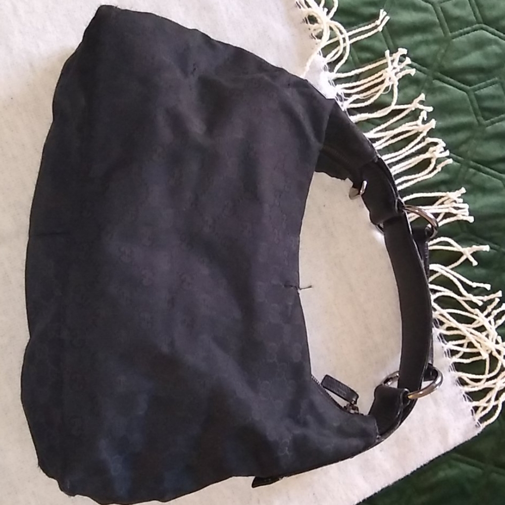 Gucci purse (authentic)